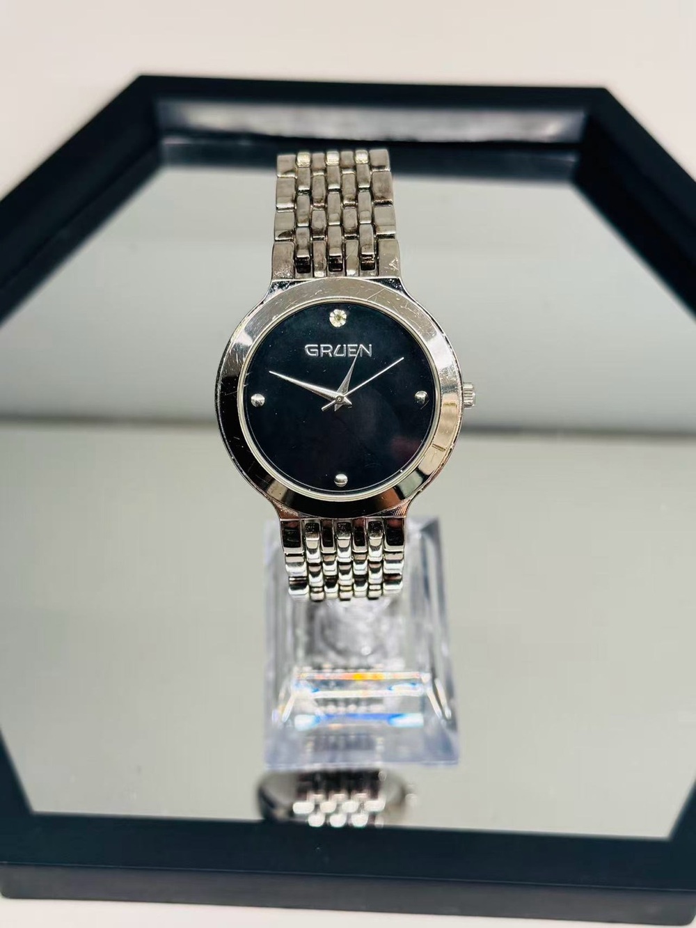 Vintage Gruen Black Dial Quartz Men’s Dress Watch 37mm New Battery Runs